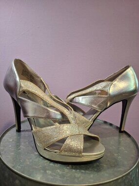 Fioni Night Glam Sparkle 4" Heels - Sz 7.5 - Silver